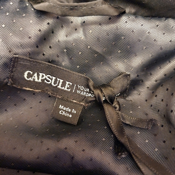 Black Puffer Winter Coat With Fur Hood Size 16-18 - Picture 9 of 12